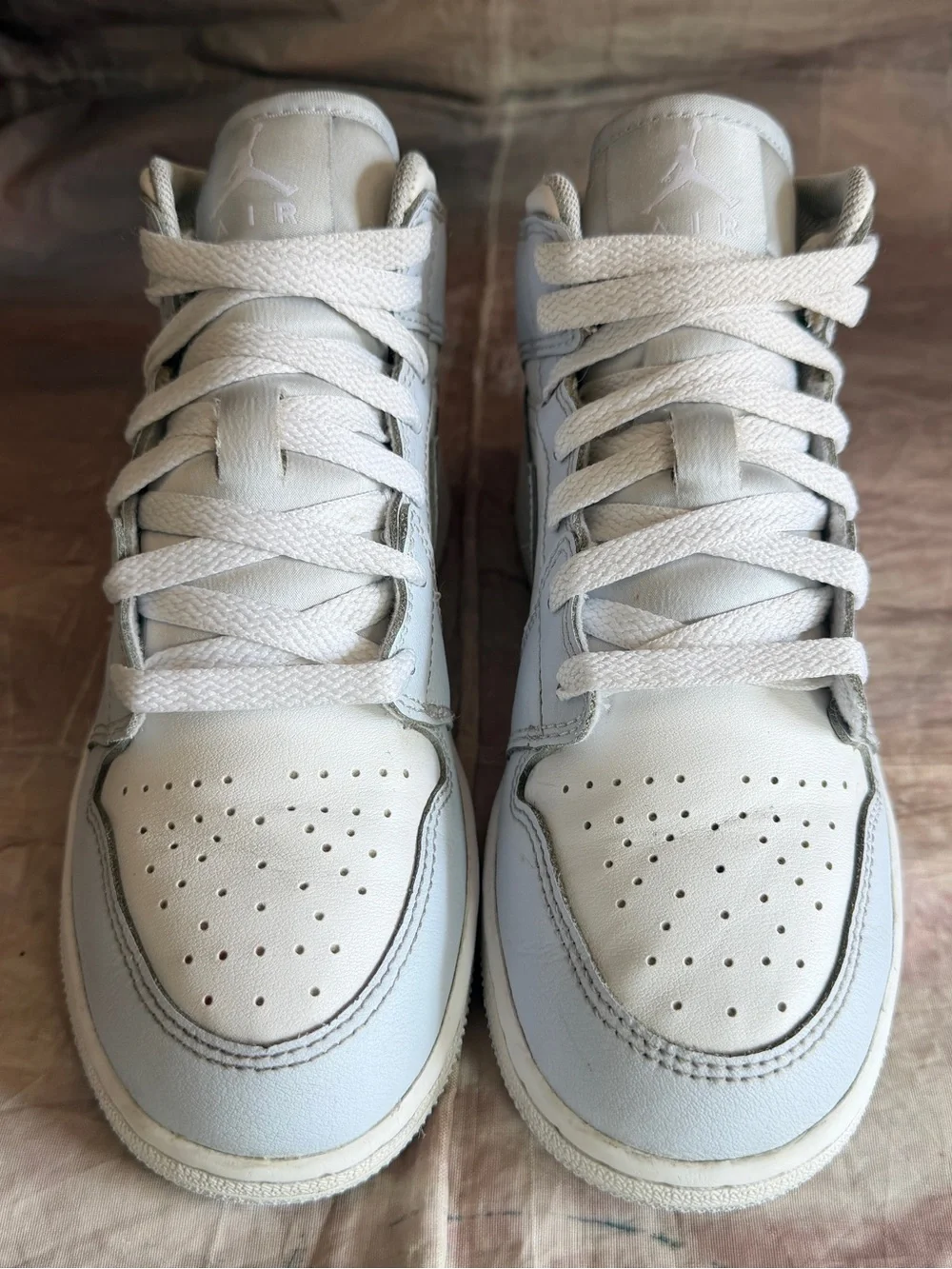 Nike Air Jordan 1 Mid size 4.5Y